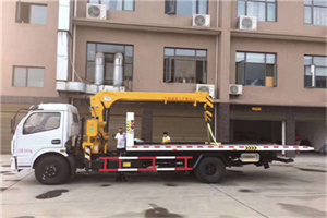 虎坊桥附近汽车轮胎更换